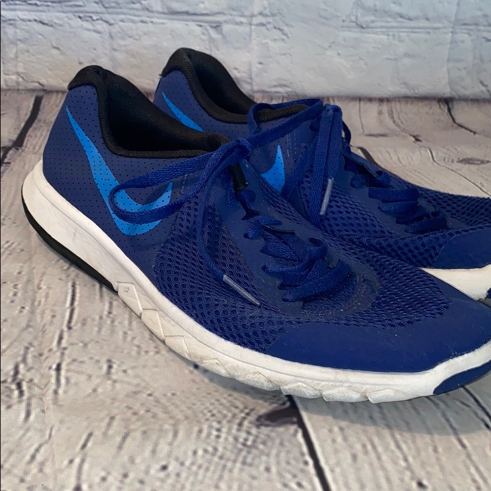 Boys NIKE Tennis Shoes